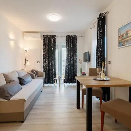 Apartment Azzuro *