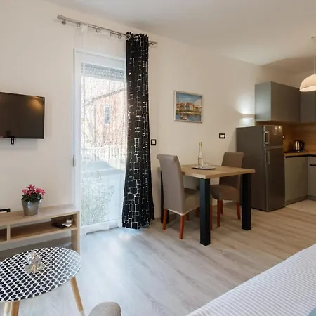 Azzuro Apartment